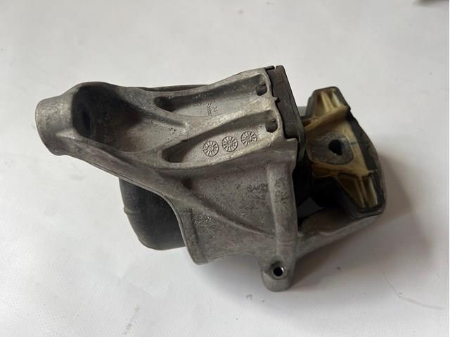 Права подушка двигуна 8W0199372CP VAG