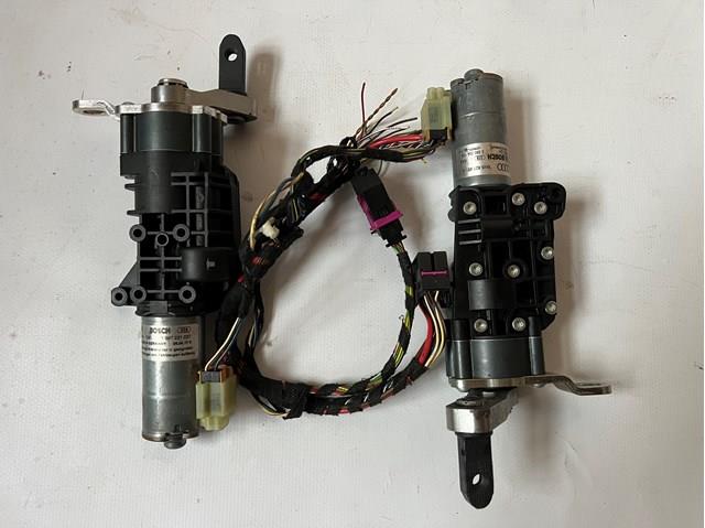 Амортизатор кришки багажника / двері 3/5-ї задньої 8W9827852A VAG