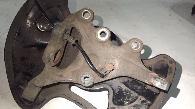 Цапфа поворотного кулака A2043320101 MERCEDES