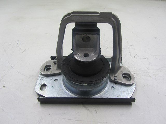 Права опора двигуна 8200378211 QSP-M