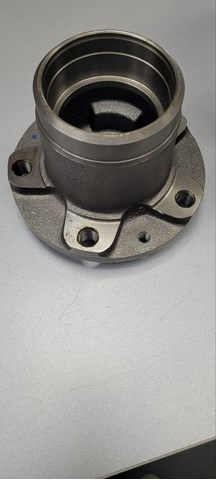 Маточина колеса передня Mercedes Sprinter I 4-t