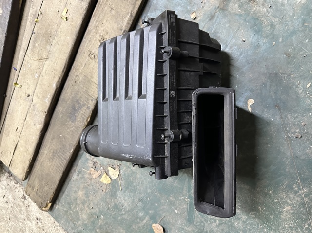 Корпус повітряного фільтра 5Q0129607AC VAG