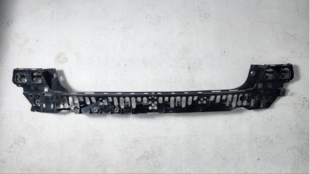 Кронштейн бампера заднього, центральний 51127357144 BMW