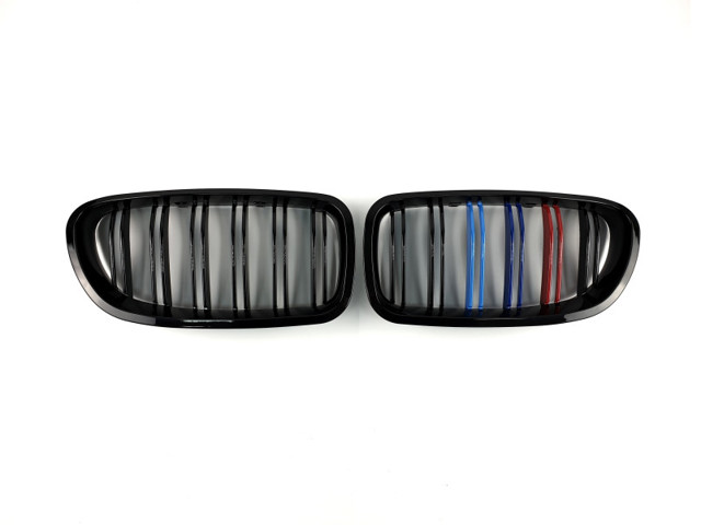 Решітка радіатора ліва 51137203203 BMW