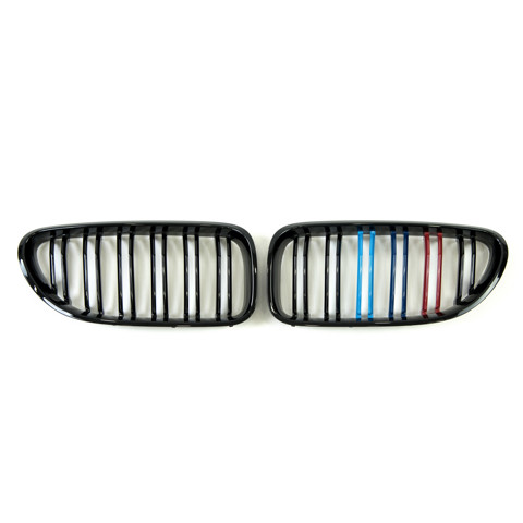 Решітка радіатора права 51137211922 BMW