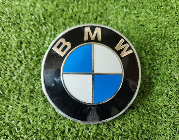 Фірмовий значок на кришку багажника 51147499154 BMW