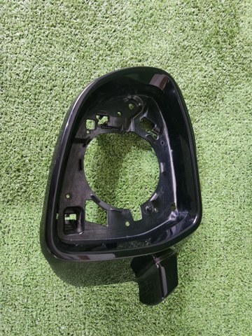 Накладка дзеркала заднього виду, права 51167468242 BMW