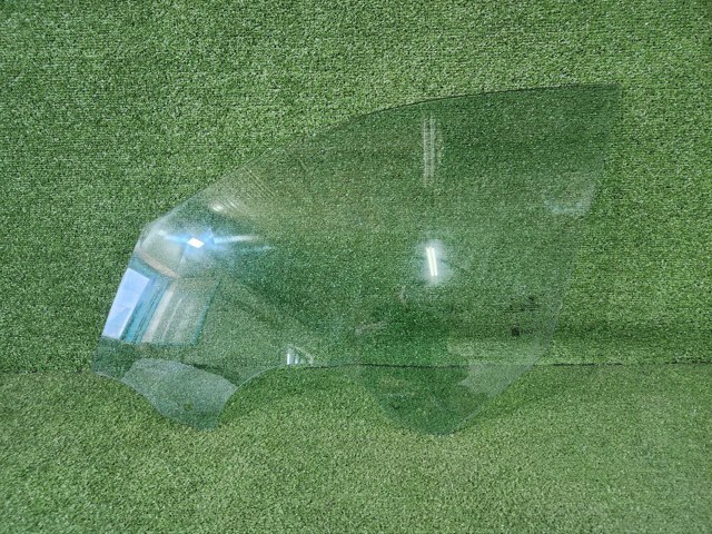 Скло передніх дверей, лівою 51337417379 BMW