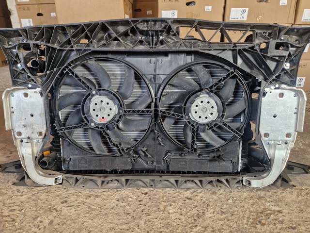 Дифузор (кожух) радіатора охолодження 8K0121207A VAG