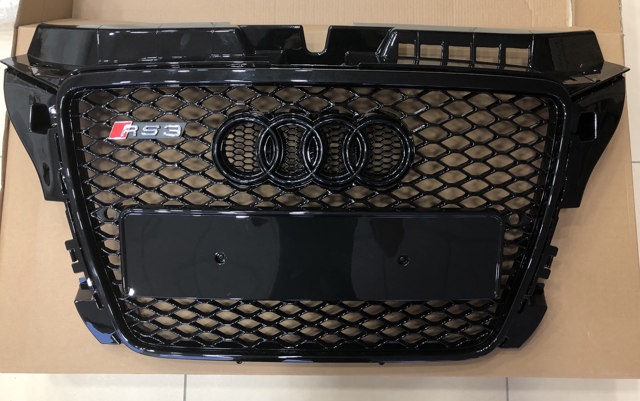 Решітка радіатора 8P0853651 MARKET (OEM)