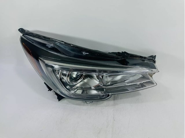 Фара передня права 84001XC00A SUBARU