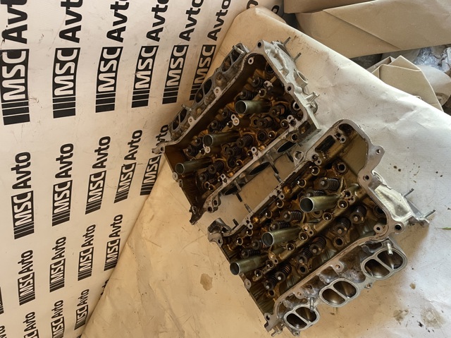 Головка двигуна 1110239036 TOYOTA