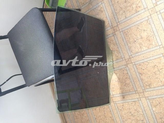 Скло заднє ліве 1Z9845205B VAG