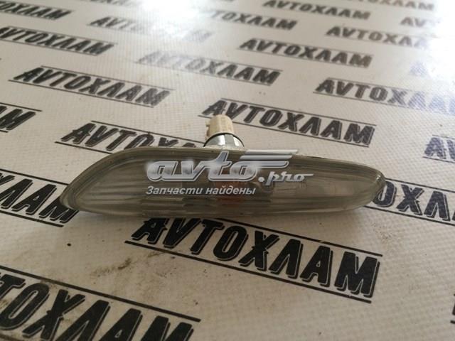 Повторювач повороту на крилі, правий 7165742 BMW