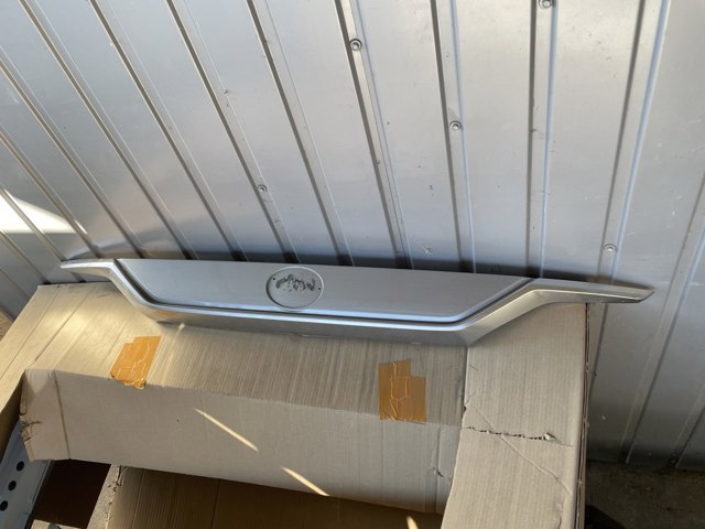 Накладка на багажник 7680142240 TOYOTA