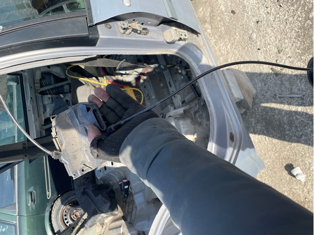 Замок задніх дверей, правих 8200028427 RENAULT