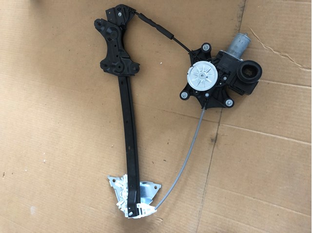 Привід ліфта передній 8572076020 TOYOTA