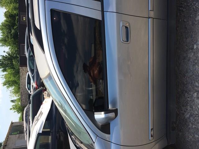 Скло та ущільнювачі скла вітрового правого/лівого 90521811 OPEL