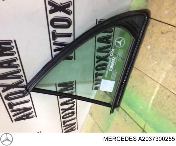 Скло-кватирка двері, задній, правій A2037300255 MERCEDES