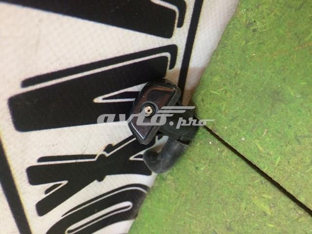 Форсунка омивача заднього скла KB7W67510 MAZDA