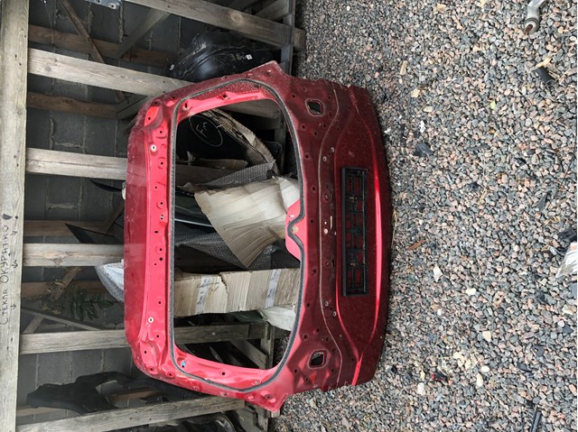 Задня ляда KDY46202XC MAZDA