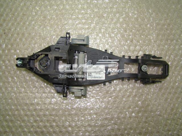 Тримач зовнішньої ручки дверей, передньої правої LR025540 LAND ROVER