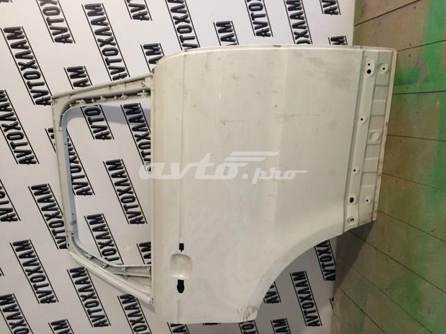 Двері пасажирські задні праві LR044228 LAND ROVER