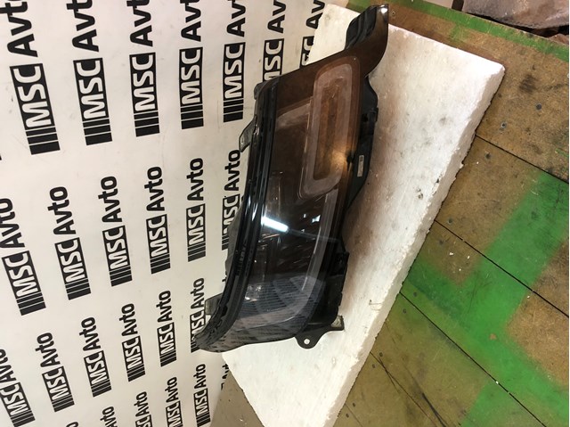 Фара передня права LR116432 LAND ROVER