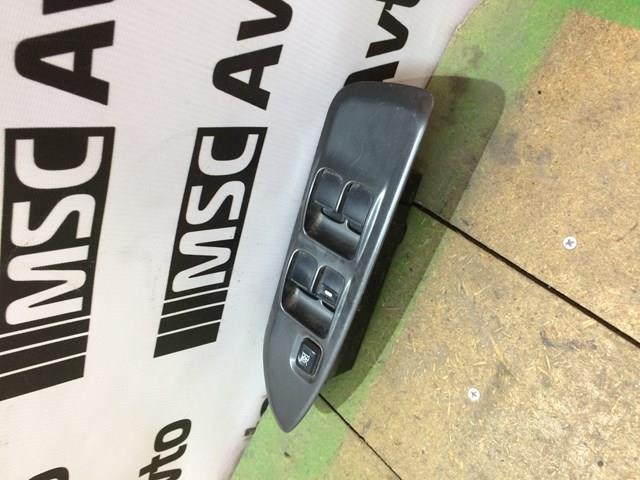 Кнопки переднього лівого склопід'ємника MR587878 MITSUBISHI