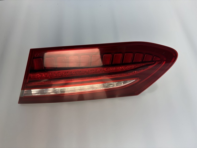 Задній правий стоп A2389067201 MERCEDES
