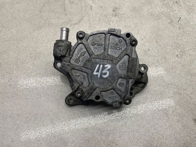 Насос вакуумний 03L145100 VAG