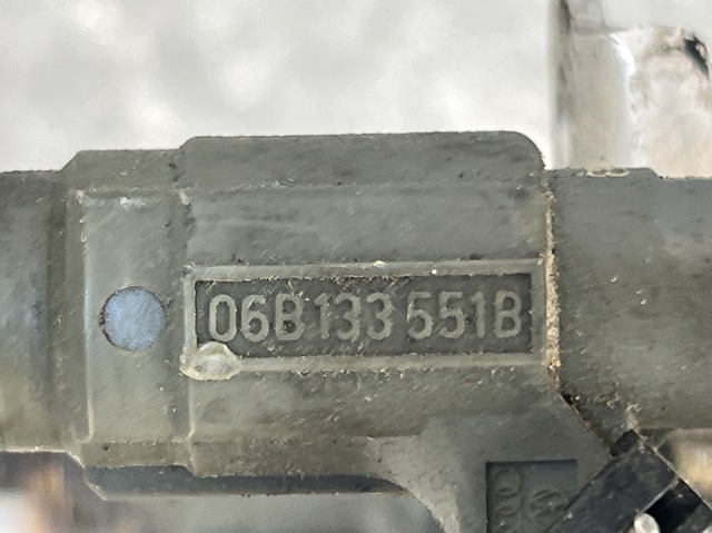 Форсунка паливна 06B133551B BOSCH