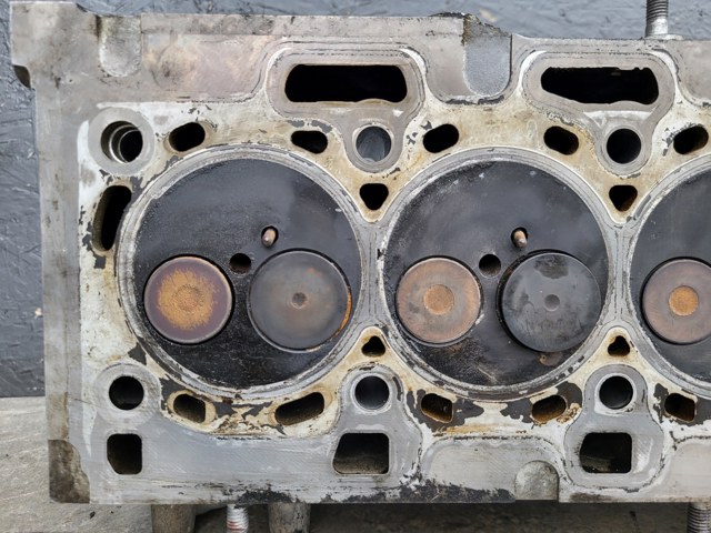 Головка блока циліндрів (ГБЦ) 110426145R RENAULT