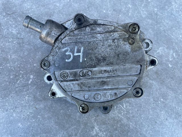 Насос вакуумний 11667635656 BMW