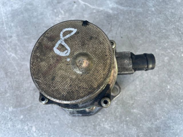 Насос вакуумний 8200113585 RENAULT