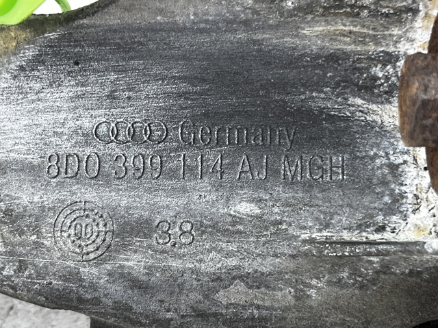 Кріплення кпп 8D0399114AJ VAG