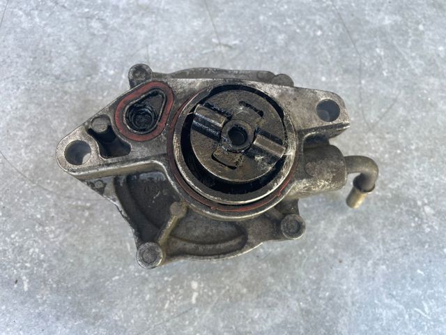 Насос вакуумний 9637413980 FORD