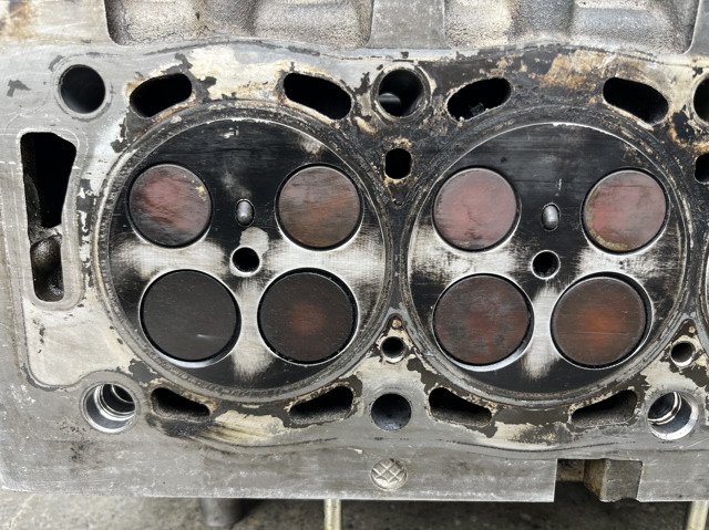 Головка блоку циліндрів 9641752610 PEUGEOT