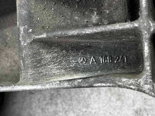 Кріплення трансмісії A1682410901 MERCEDES