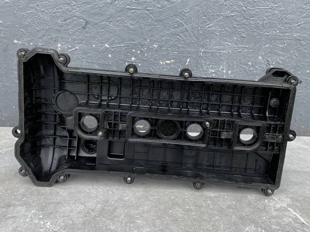Кришка клапанів LF2210210C MAZDA