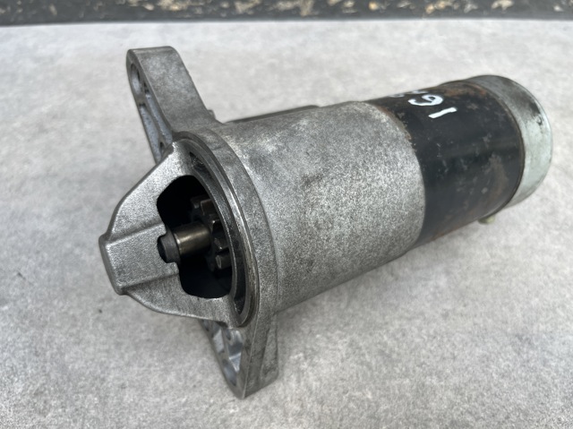 Стартер автомобільний M001T81582 MAZDA