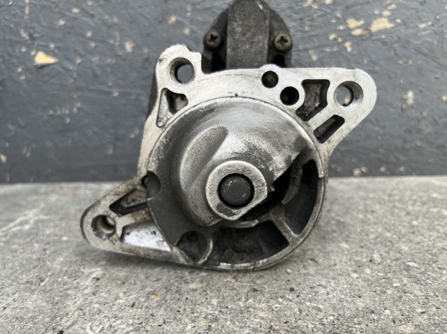 Стартер двигуна M002T88671 MAZDA
