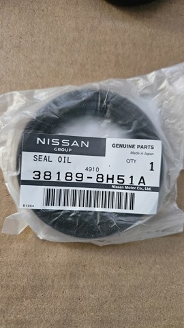 Сальник хвостовика моста заднього  381898H51A NISSAN