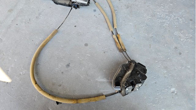 Замок задніх дверей, лівих 825013NF0A NISSAN