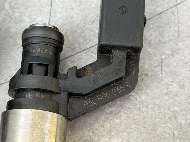 Форсунки електромагнітні 03C906036A VAG