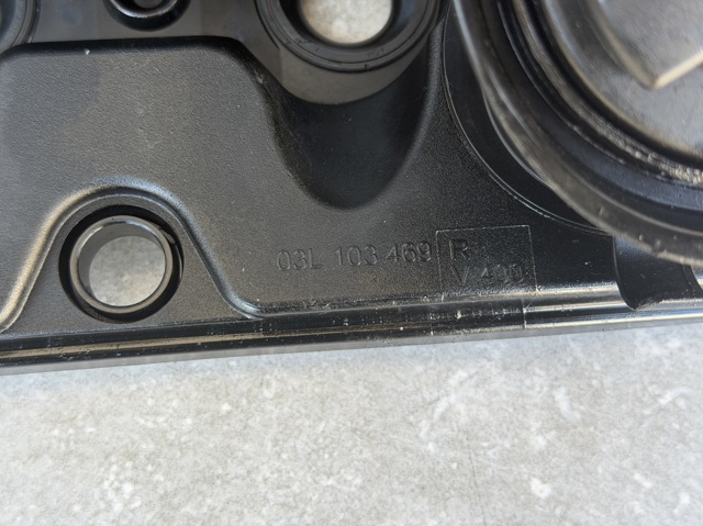 Кришка клапанів 03L103469R VAG