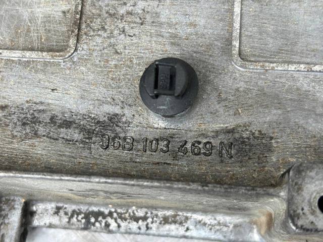 Кришка клапанів 06B103469N VAG