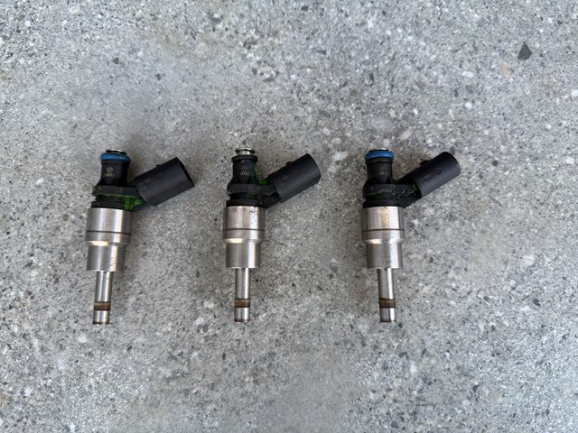 Форсунки електромагнітні 06F906036 VAG