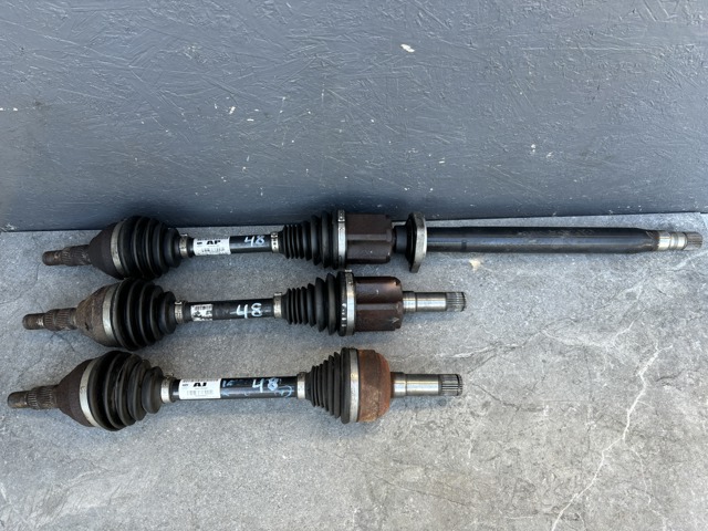 Вісь передня в зборі 13219092 OPEL