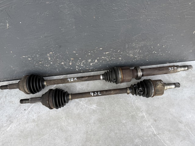 Привід передній правий 1C153B436CD FORD